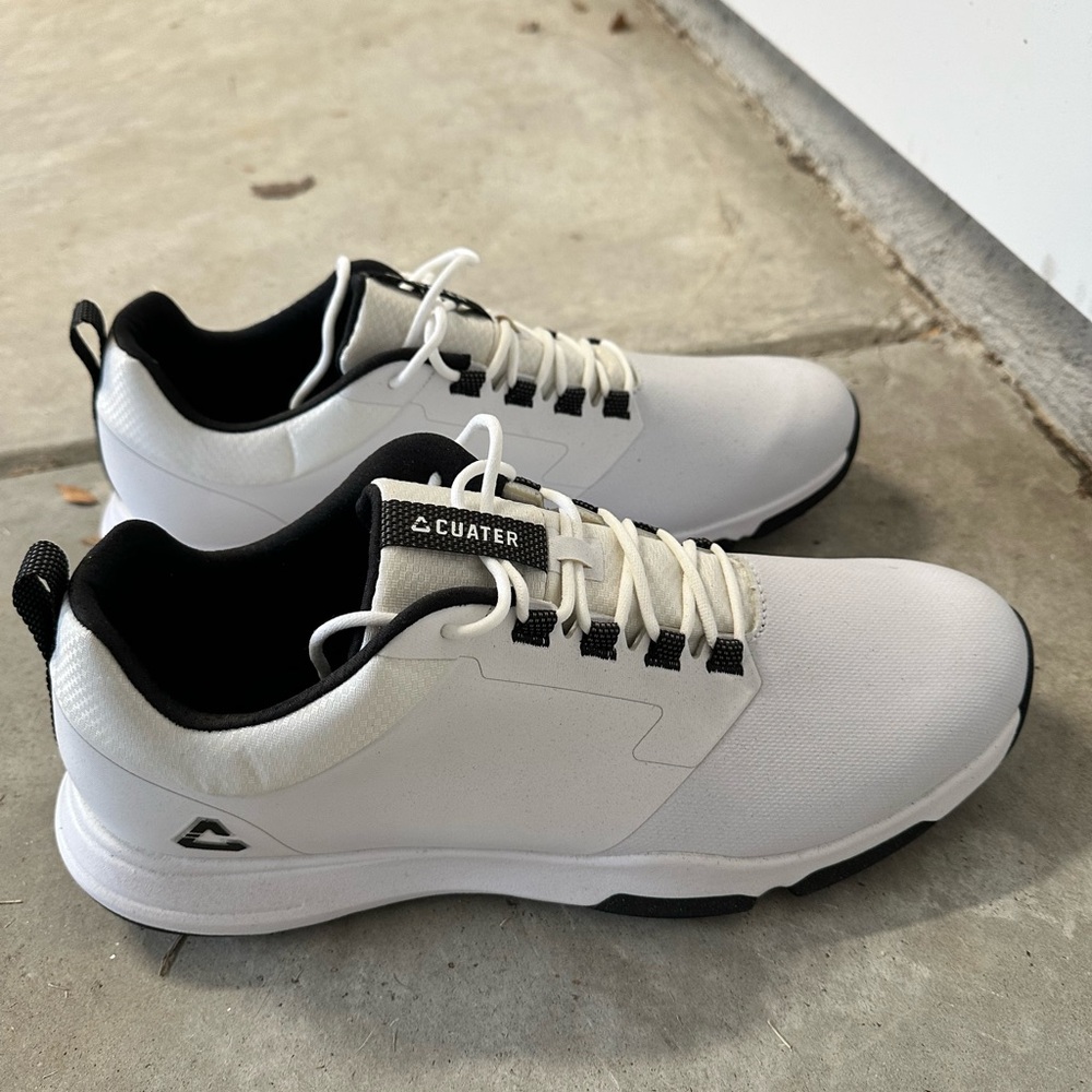 Cuater White and Black Sneakers
